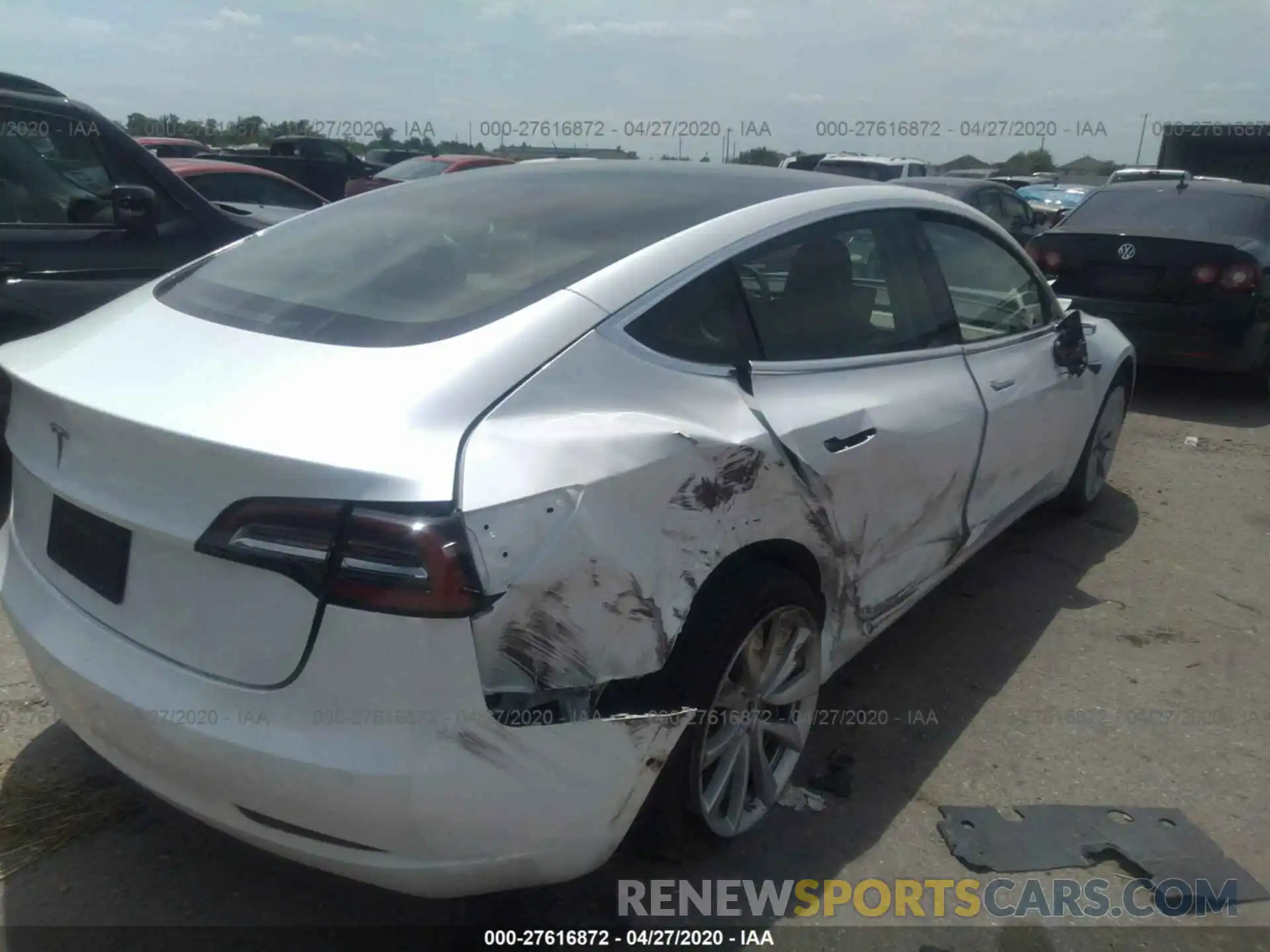 4 Photograph of a damaged car 5YJ3E1EA8KF529884 TESLA MODEL 3 2019