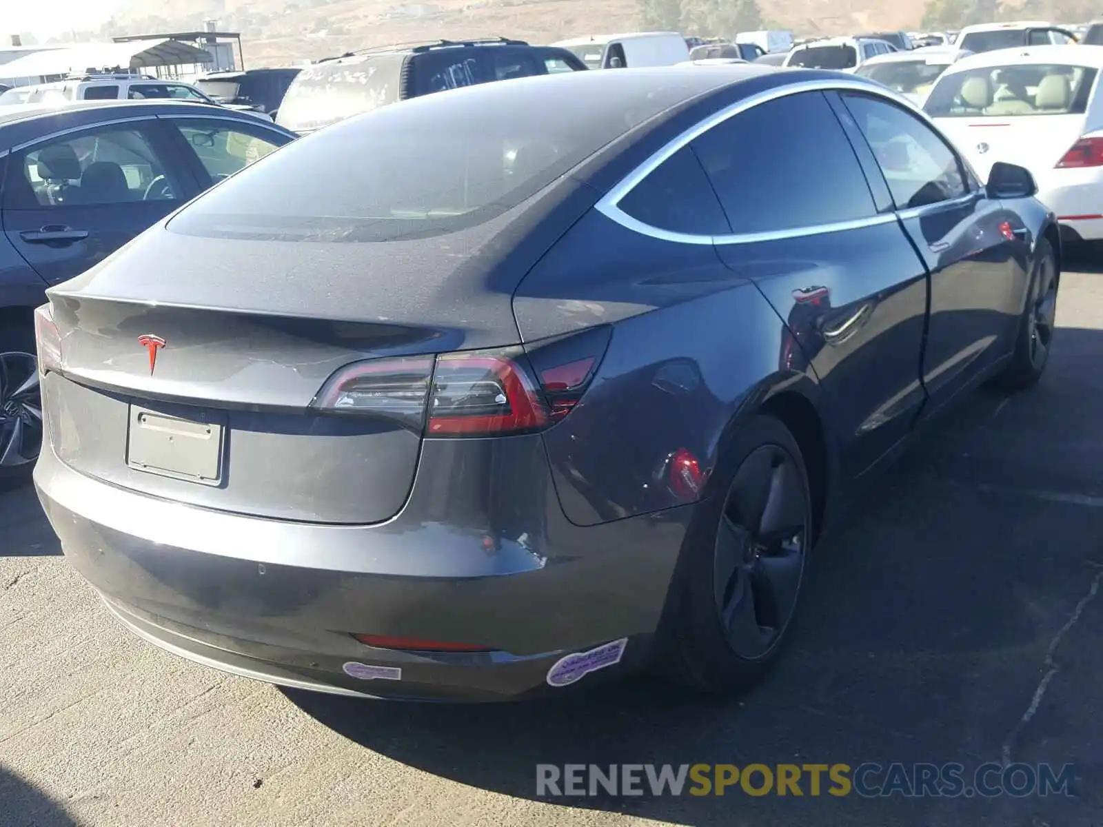 4 Фотография поврежденного автомобиля 5YJ3E1EA9KF307340 TESLA MODEL 3 2019