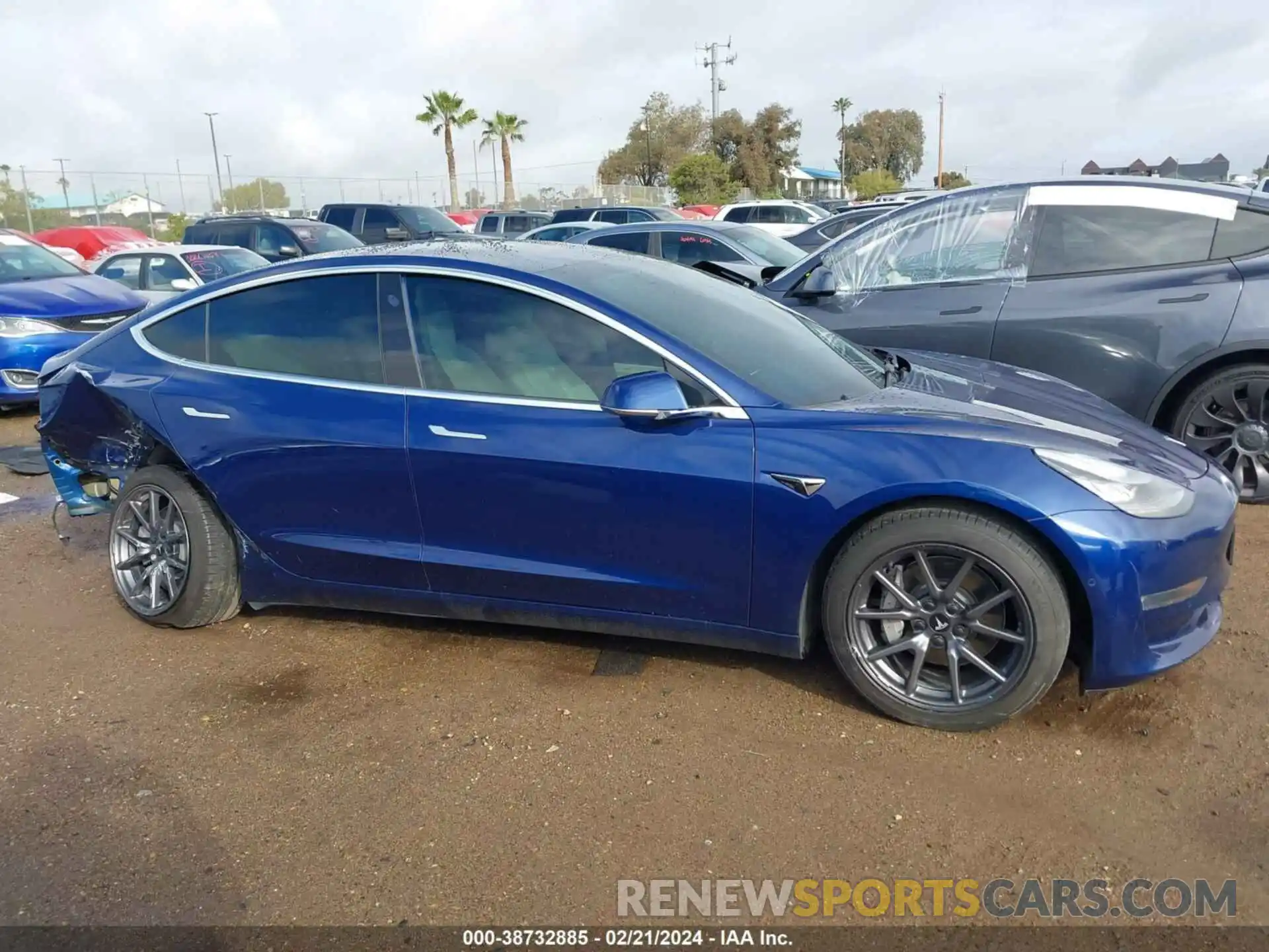 14 Photograph of a damaged car 5YJ3E1EA9KF317947 TESLA MODEL 3 2019