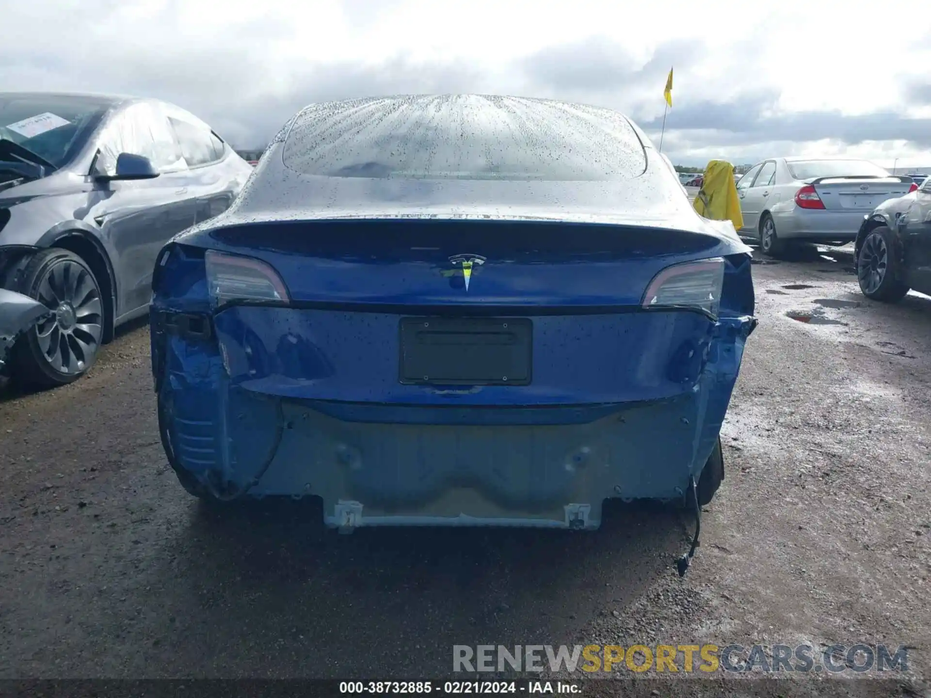 17 Photograph of a damaged car 5YJ3E1EA9KF317947 TESLA MODEL 3 2019