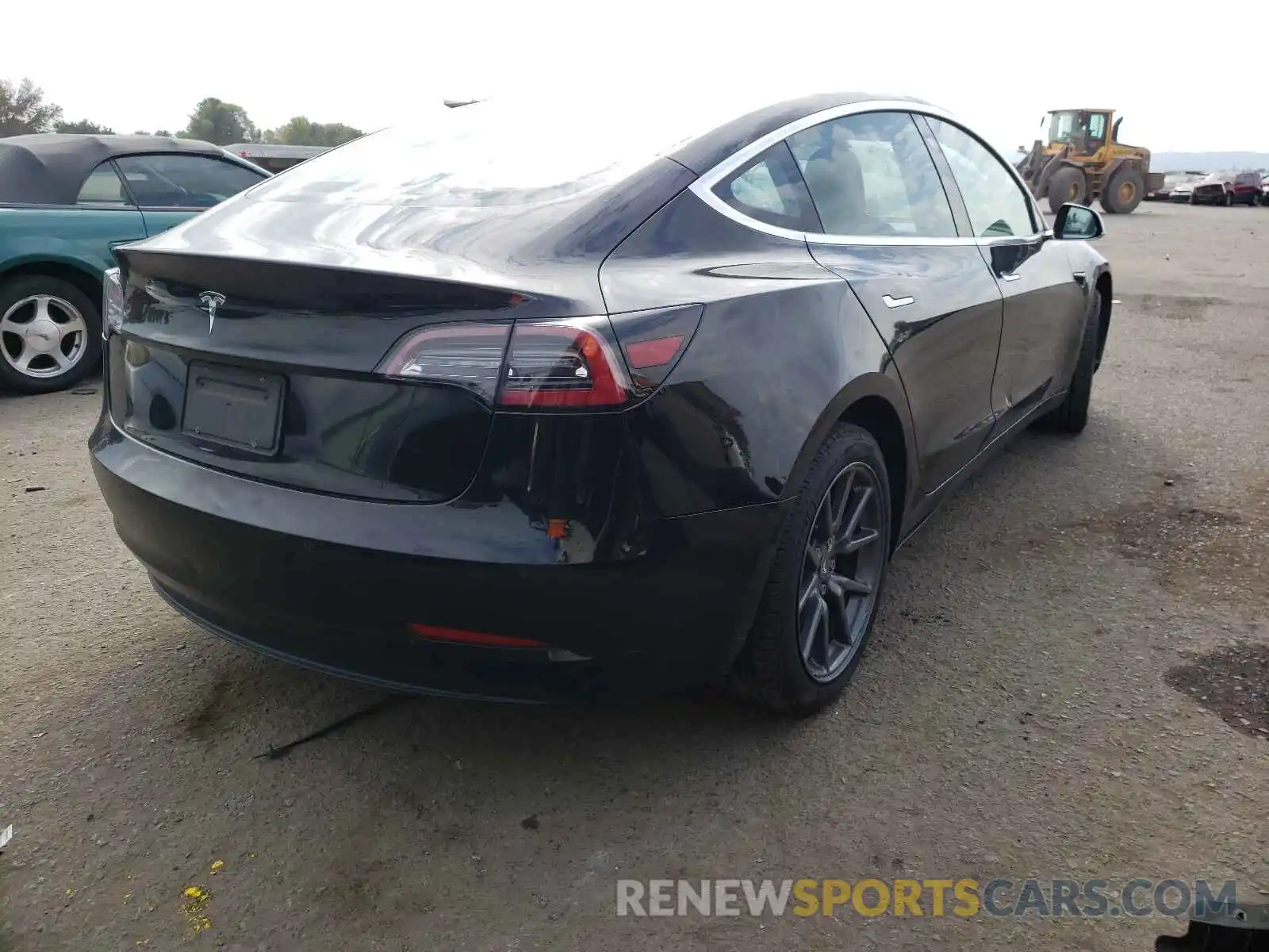 4 Фотография поврежденного автомобиля 5YJ3E1EA9KF394950 TESLA MODEL 3 2019