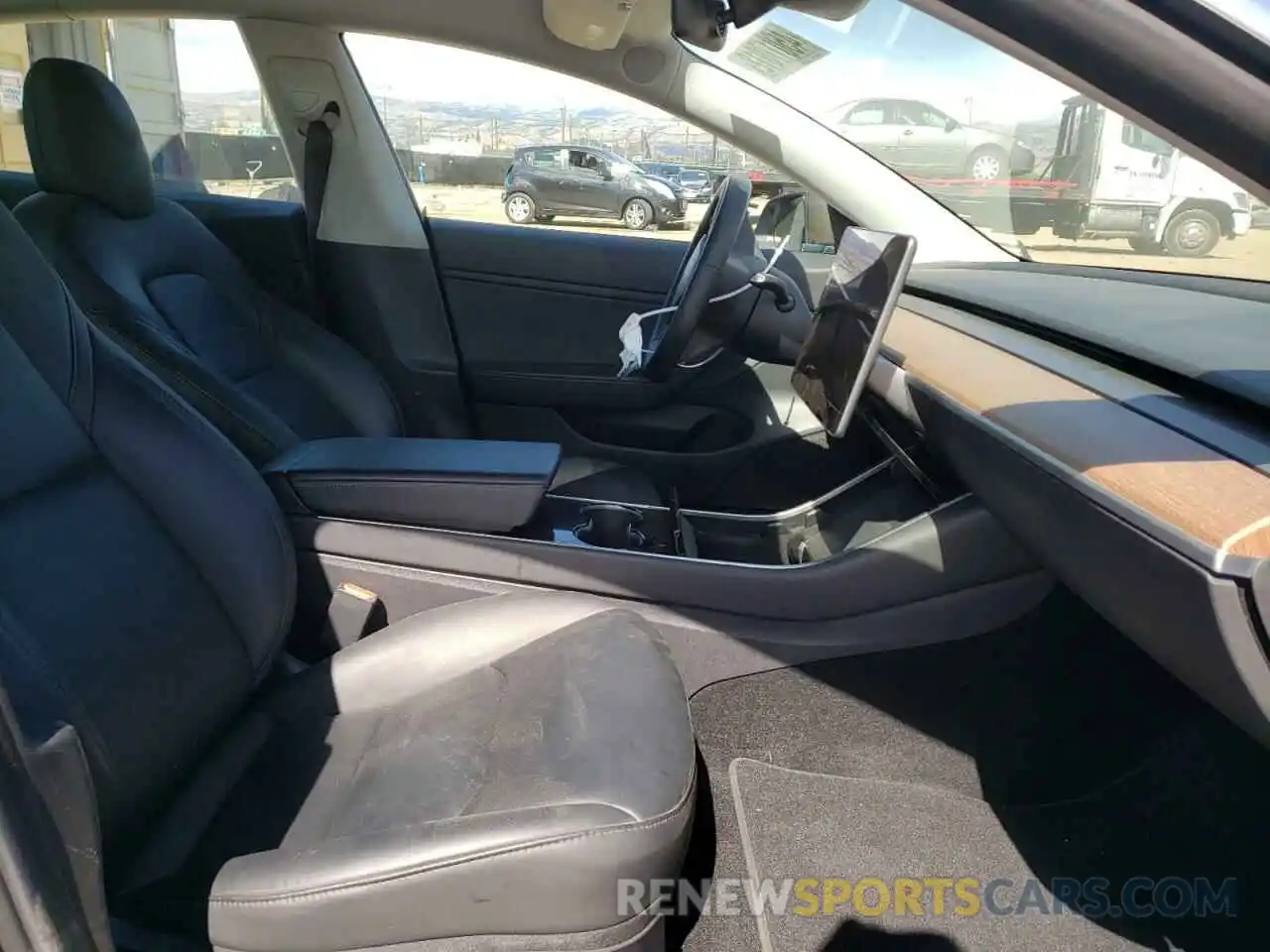 5 Photograph of a damaged car 5YJ3E1EA9KF397847 TESLA MODEL 3 2019