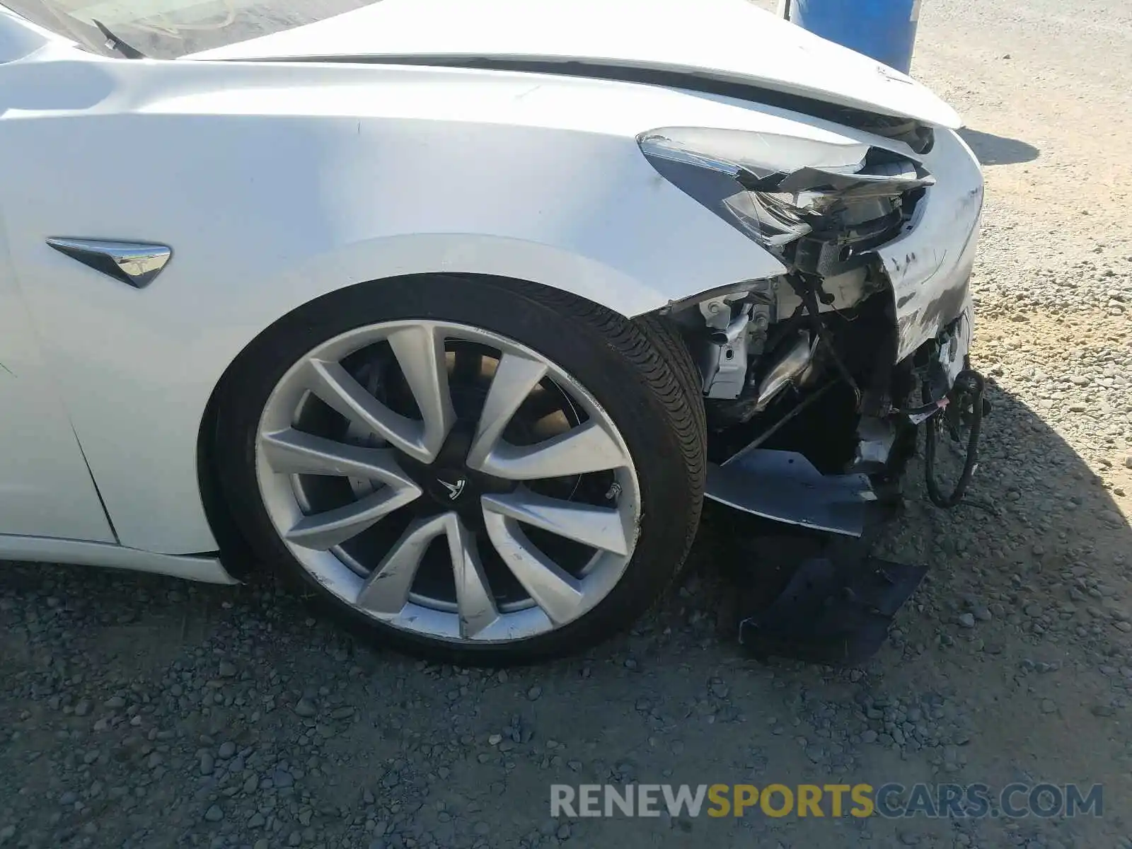 9 Photograph of a damaged car 5YJ3E1EA9KF402318 TESLA MODEL 3 2019