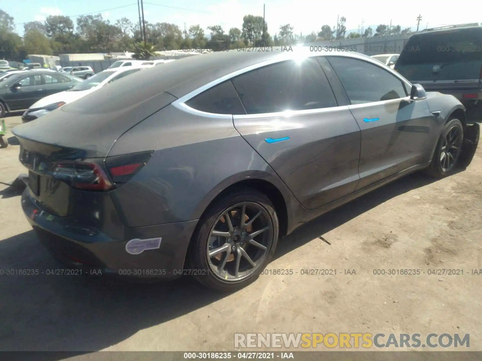 4 Photograph of a damaged car 5YJ3E1EA9KF402917 TESLA MODEL 3 2019