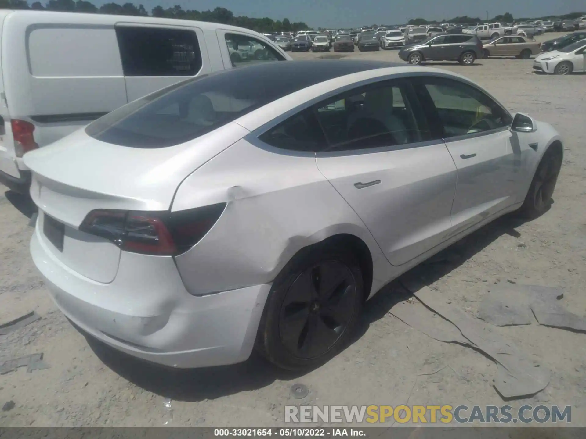 4 Photograph of a damaged car 5YJ3E1EA9KF417823 TESLA MODEL 3 2019