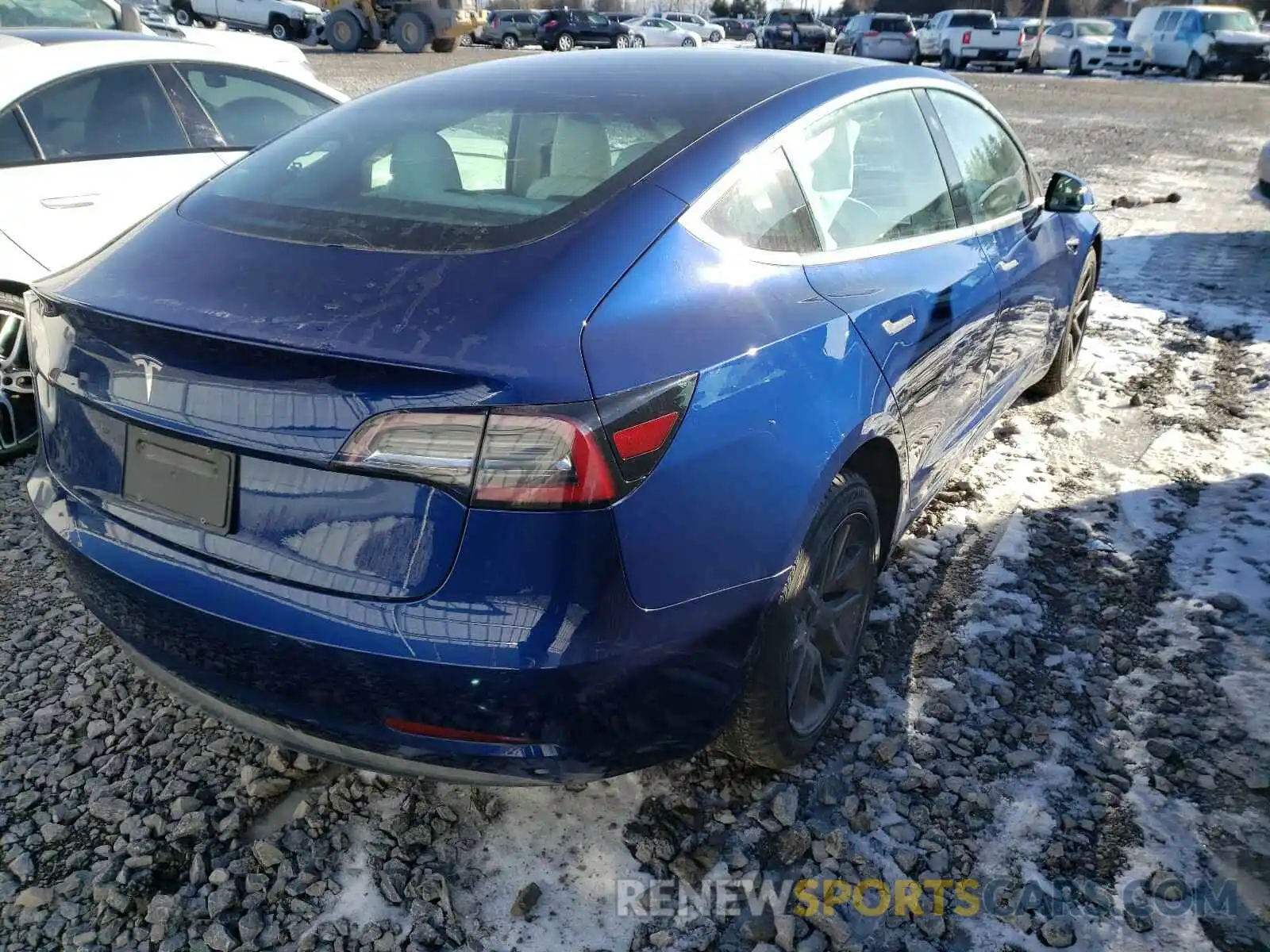 4 Фотография поврежденного автомобиля 5YJ3E1EA9KF431737 TESLA MODEL 3 2019