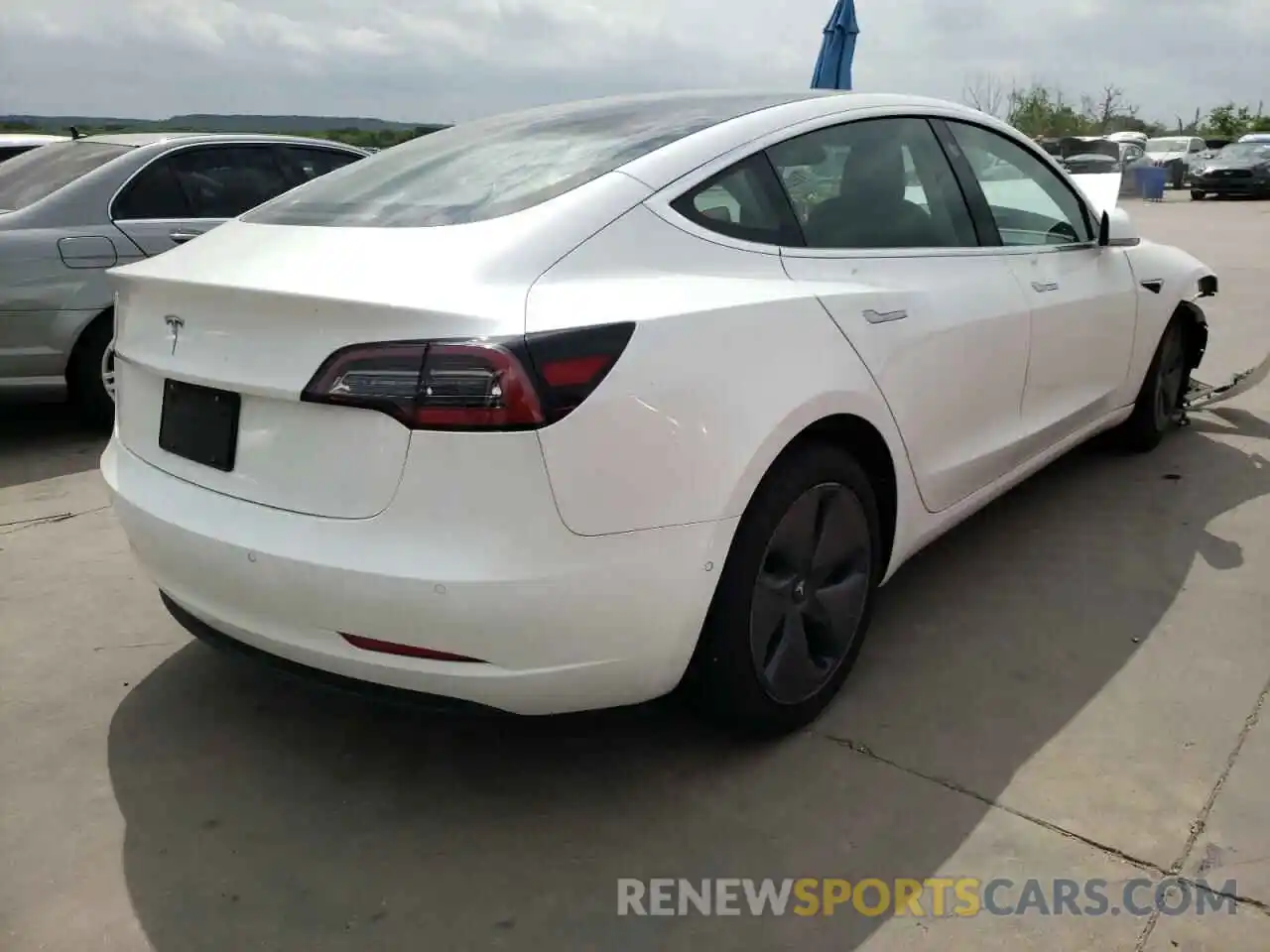 4 Фотография поврежденного автомобиля 5YJ3E1EA9KF466830 TESLA MODEL 3 2019