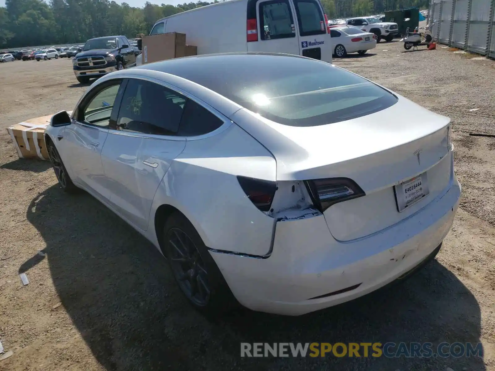 3 Photograph of a damaged car 5YJ3E1EA9KF484258 TESLA MODEL 3 2019