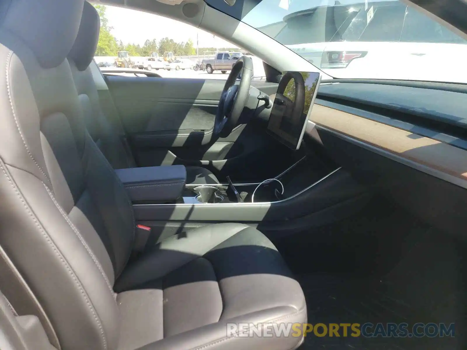 5 Photograph of a damaged car 5YJ3E1EA9KF484258 TESLA MODEL 3 2019