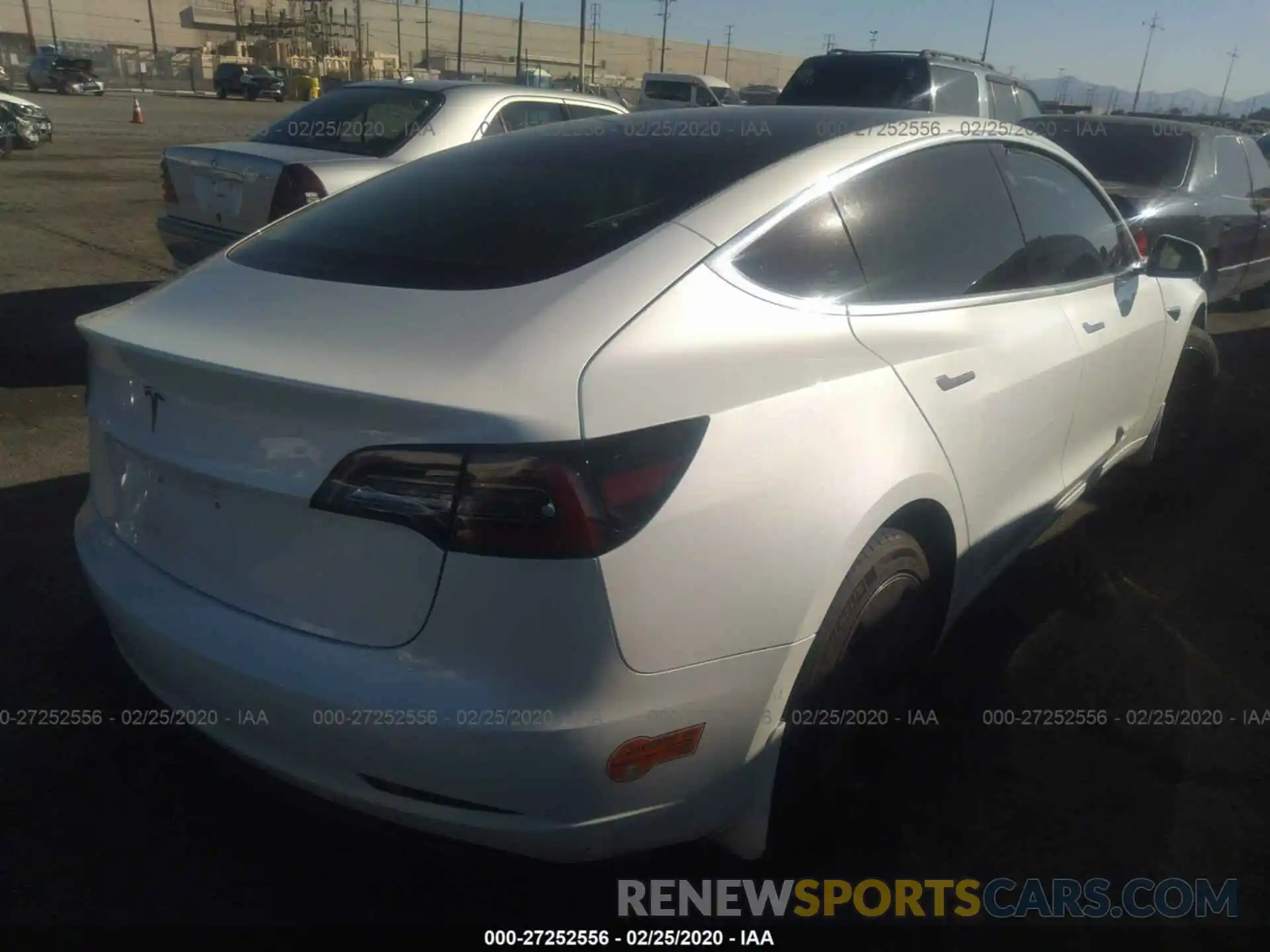 4 Фотография поврежденного автомобиля 5YJ3E1EA9KF485975 TESLA MODEL 3 2019