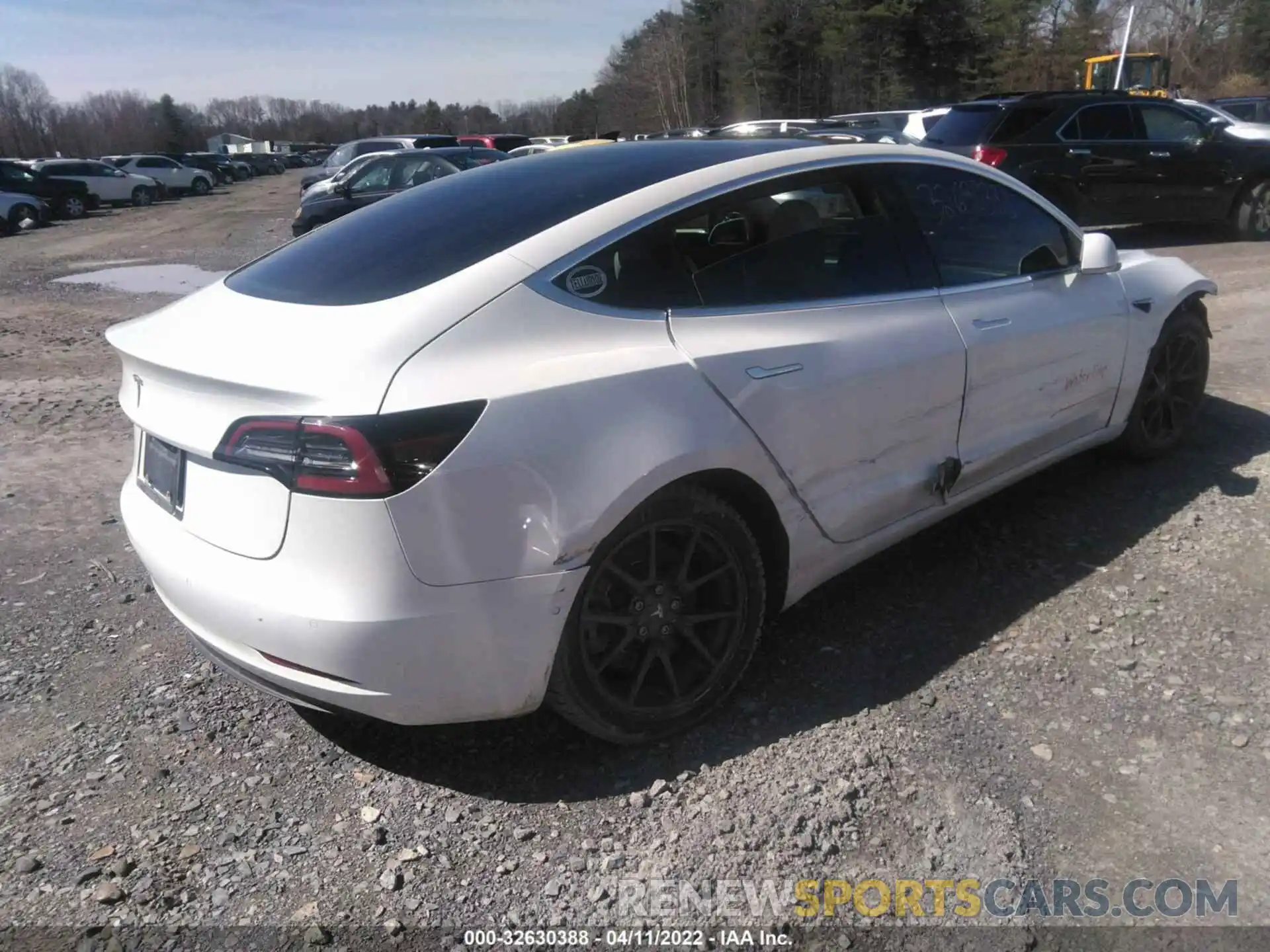 4 Photograph of a damaged car 5YJ3E1EA9KF509272 TESLA MODEL 3 2019