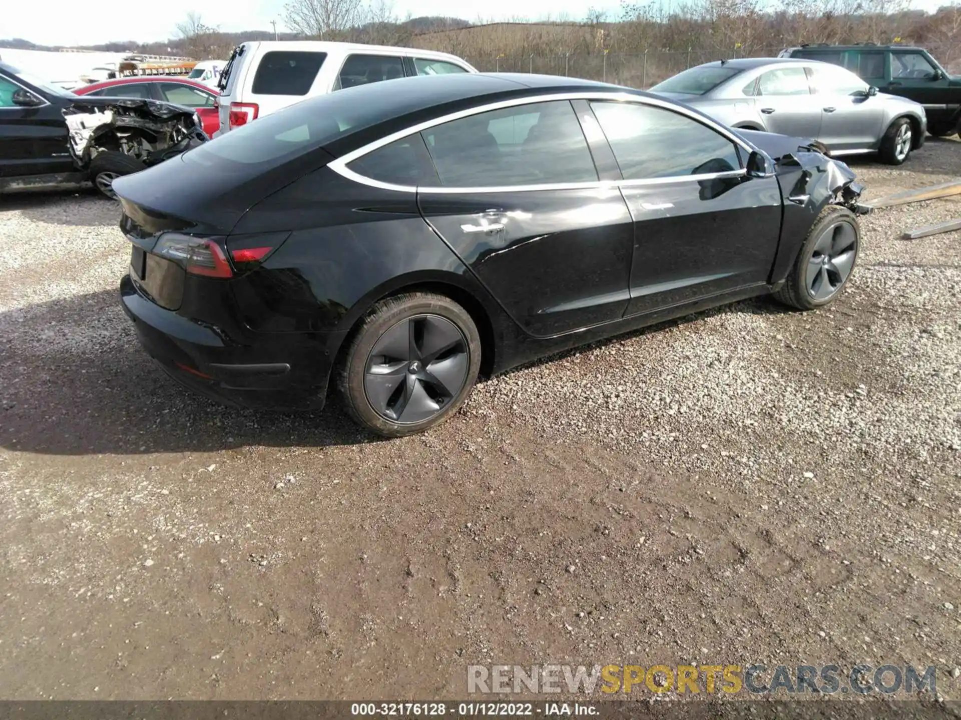 4 Фотография поврежденного автомобиля 5YJ3E1EAXKF192909 TESLA MODEL 3 2019