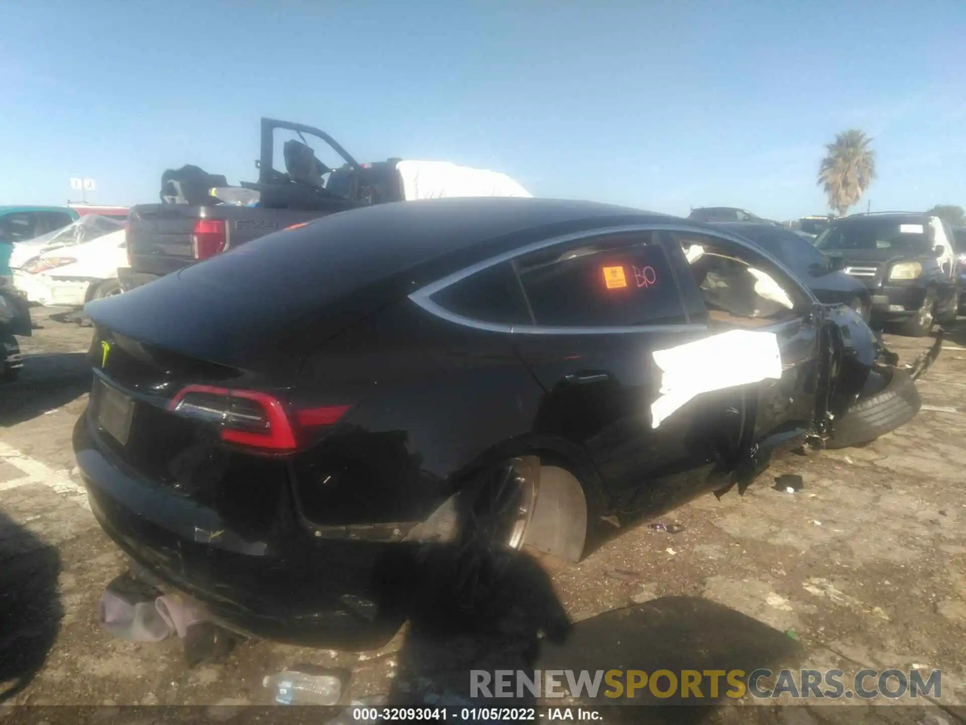 4 Photograph of a damaged car 5YJ3E1EAXKF192943 TESLA MODEL 3 2019