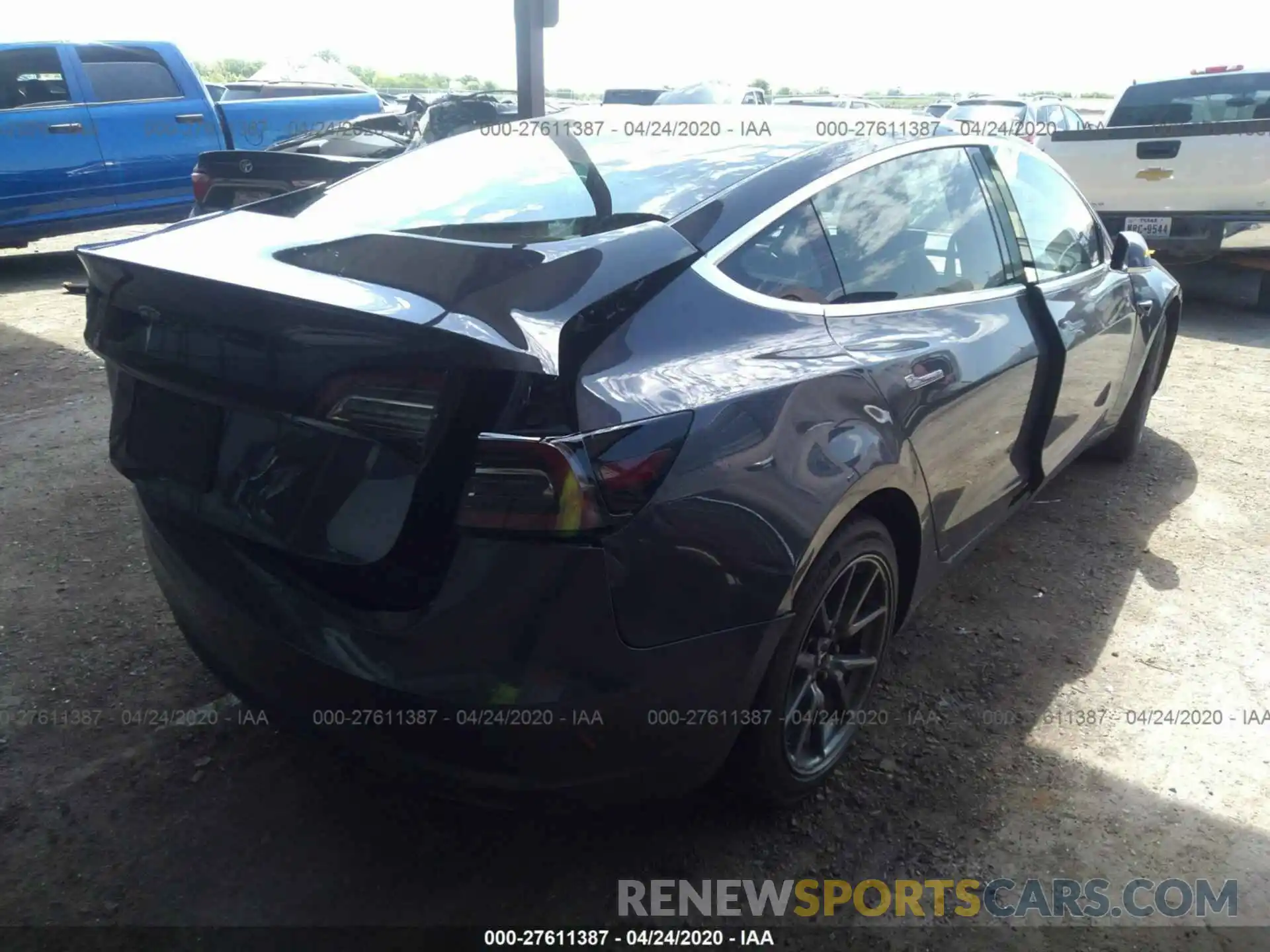 4 Photograph of a damaged car 5YJ3E1EAXKF298695 TESLA MODEL 3 2019