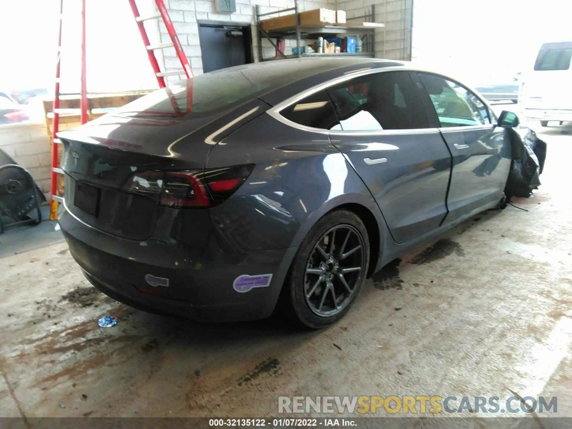 4 Photograph of a damaged car 5YJ3E1EAXKF298793 TESLA MODEL 3 2019