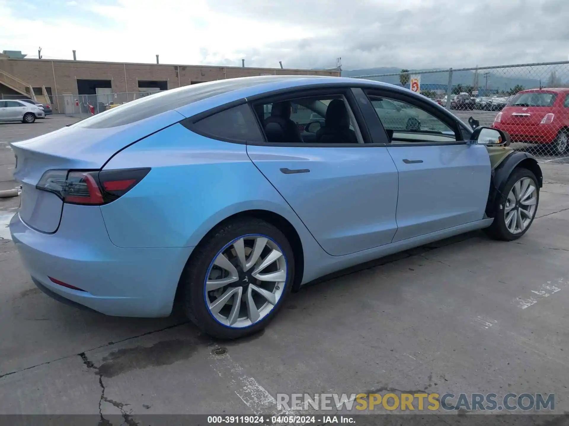 4 Фотография поврежденного автомобиля 5YJ3E1EAXKF300381 TESLA MODEL 3 2019