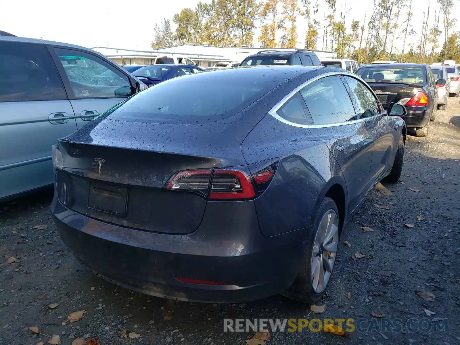 4 Фотография поврежденного автомобиля 5YJ3E1EAXKF300879 TESLA MODEL 3 2019