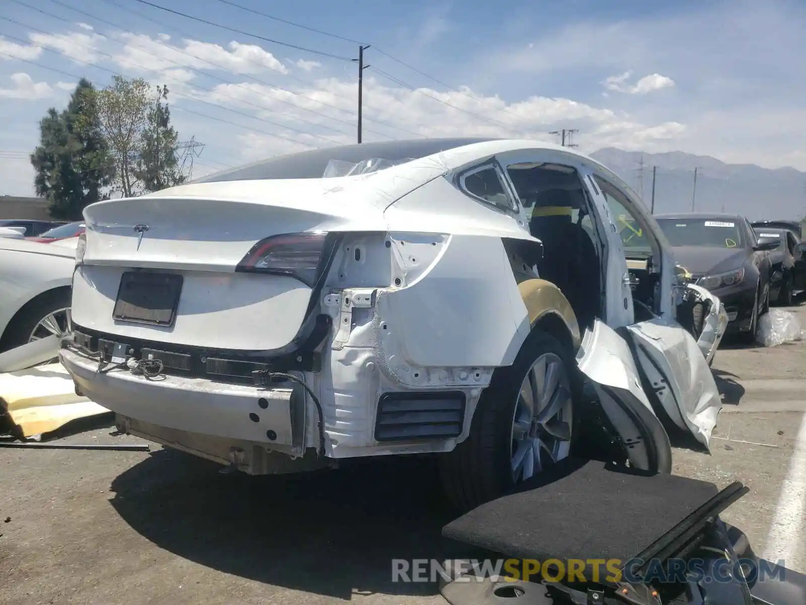 4 Photograph of a damaged car 5YJ3E1EAXKF301515 TESLA MODEL 3 2019