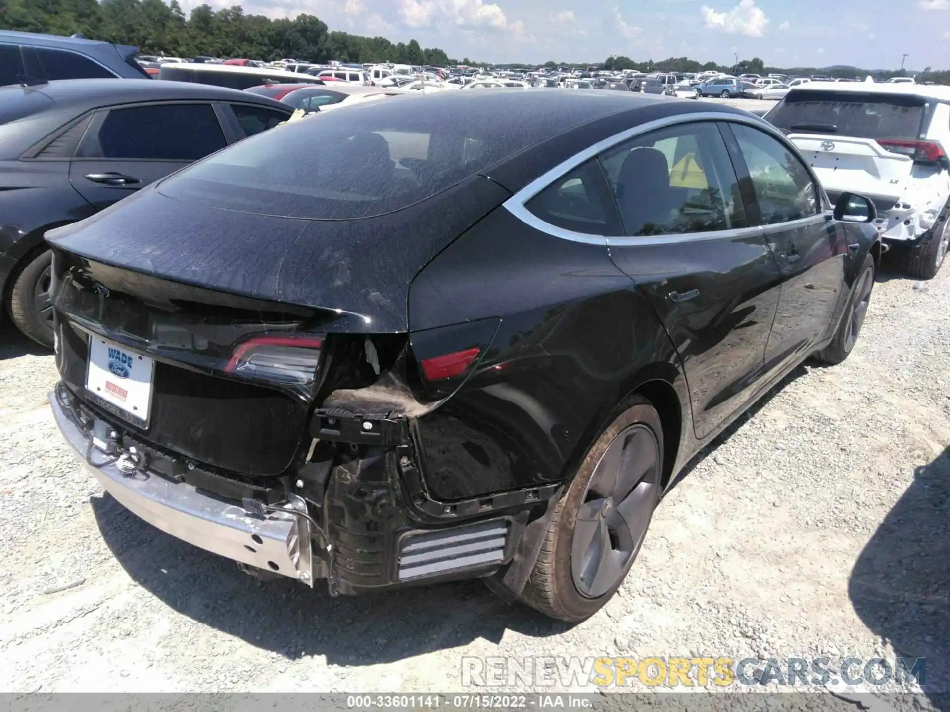 4 Photograph of a damaged car 5YJ3E1EAXKF304513 TESLA MODEL 3 2019