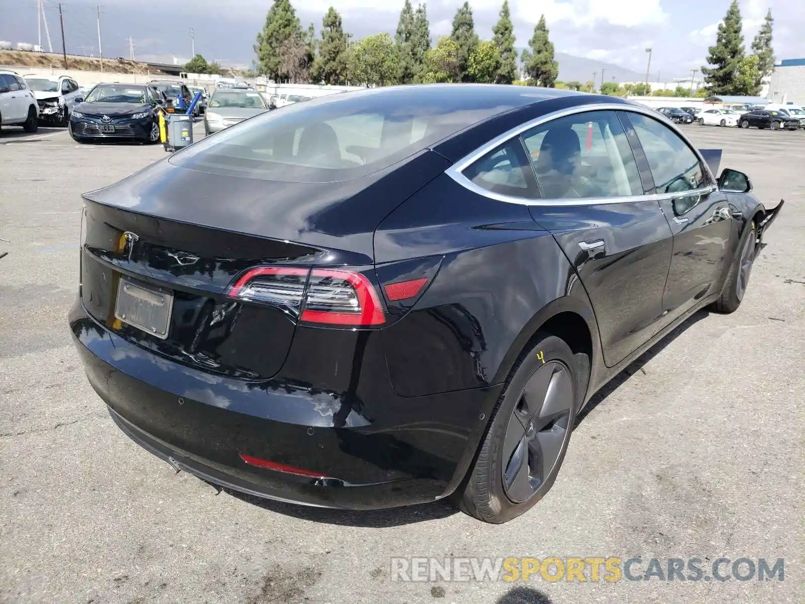 4 Фотография поврежденного автомобиля 5YJ3E1EAXKF304804 TESLA MODEL 3 2019