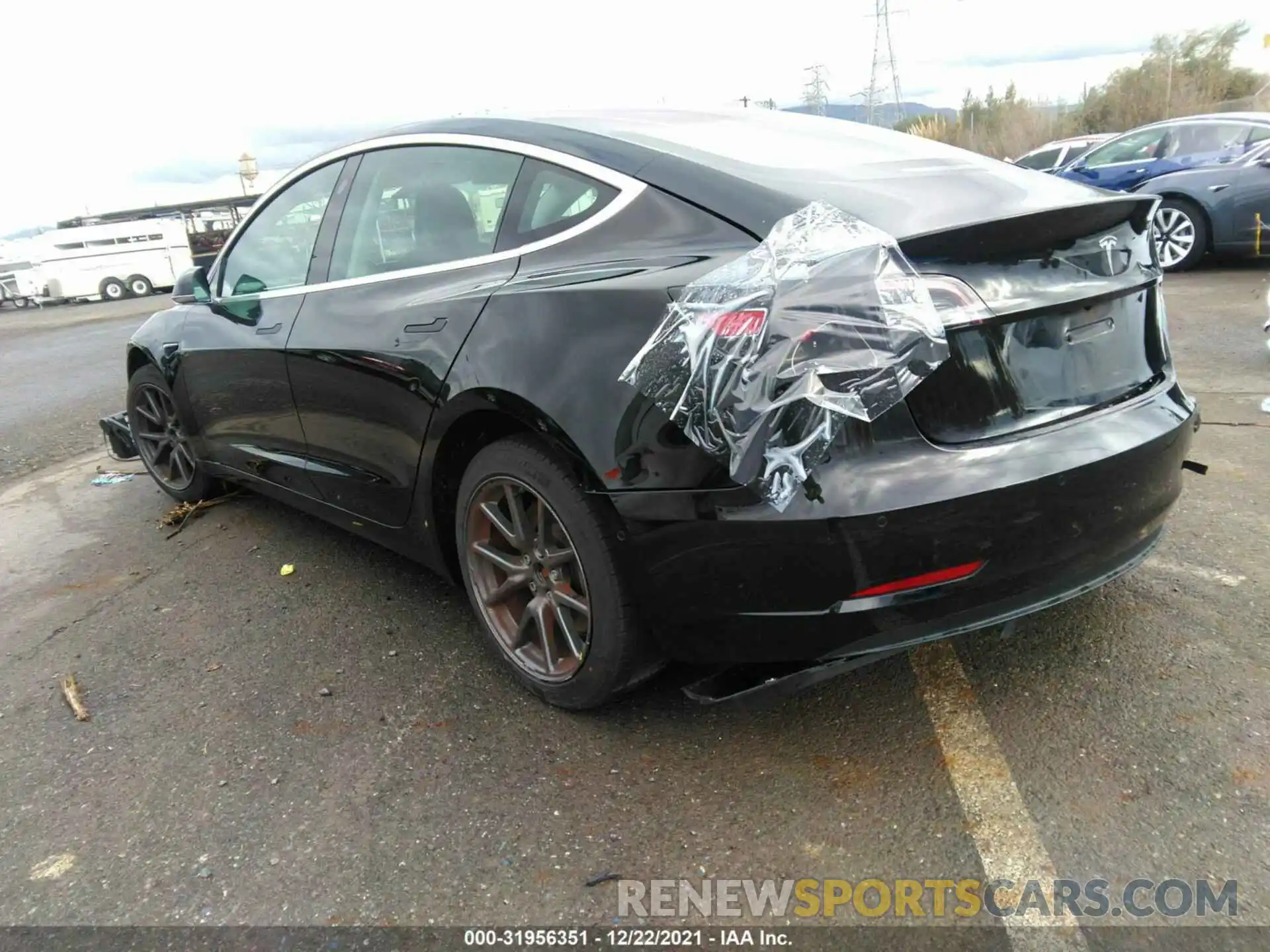 3 Фотография поврежденного автомобиля 5YJ3E1EAXKF305824 TESLA MODEL 3 2019