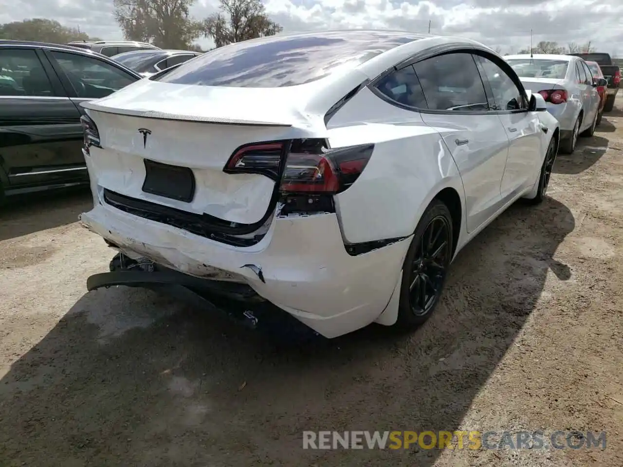 4 Photograph of a damaged car 5YJ3E1EAXKF309761 TESLA MODEL 3 2019