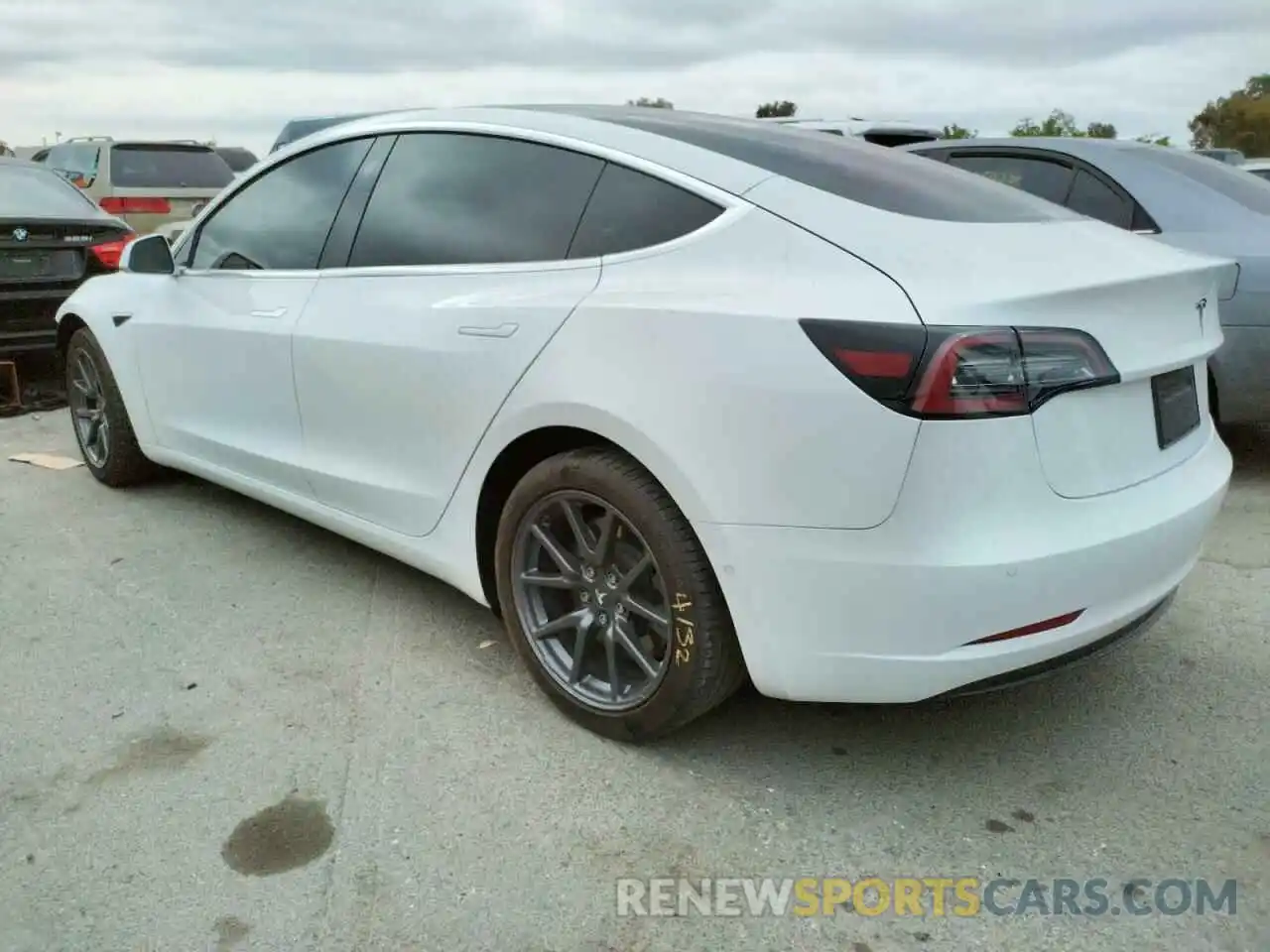 3 Фотография поврежденного автомобиля 5YJ3E1EAXKF309923 TESLA MODEL 3 2019