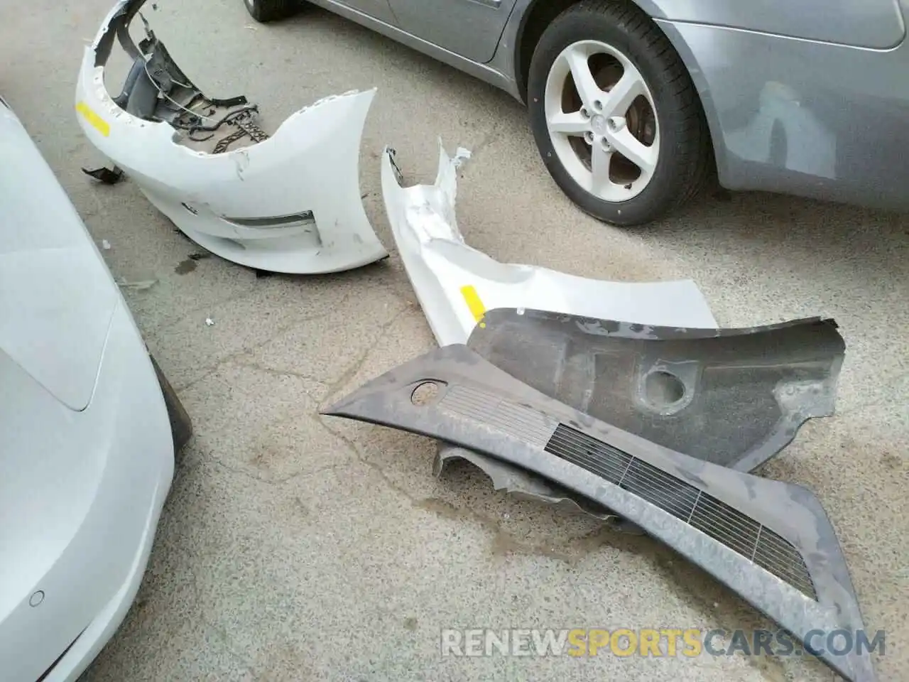 9 Photograph of a damaged car 5YJ3E1EAXKF309923 TESLA MODEL 3 2019