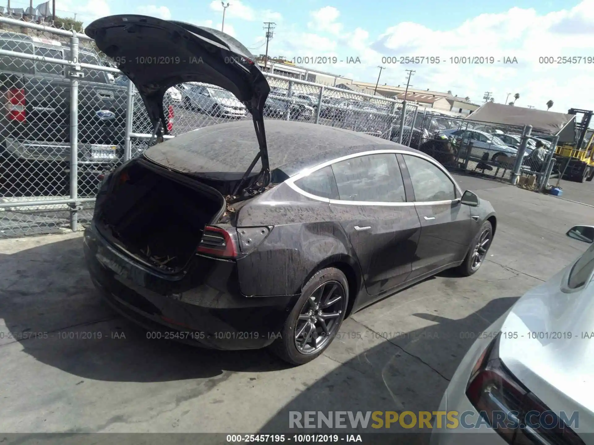 4 Photograph of a damaged car 5YJ3E1EAXKF316788 TESLA MODEL 3 2019