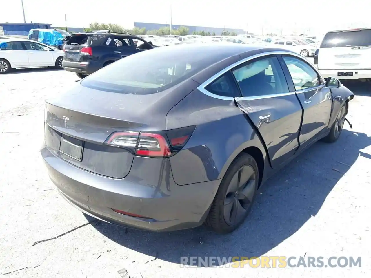 4 Photograph of a damaged car 5YJ3E1EAXKF317178 TESLA MODEL 3 2019