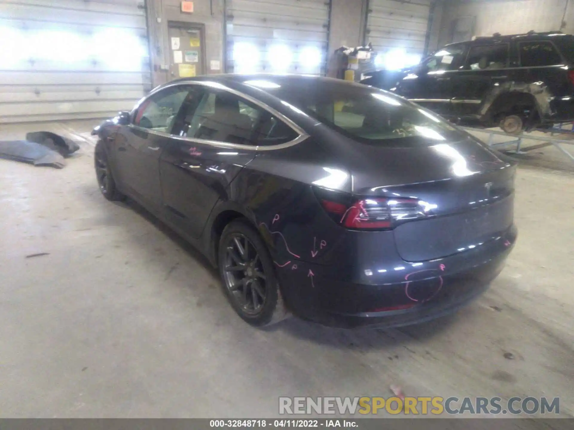 3 Photograph of a damaged car 5YJ3E1EAXKF324275 TESLA MODEL 3 2019