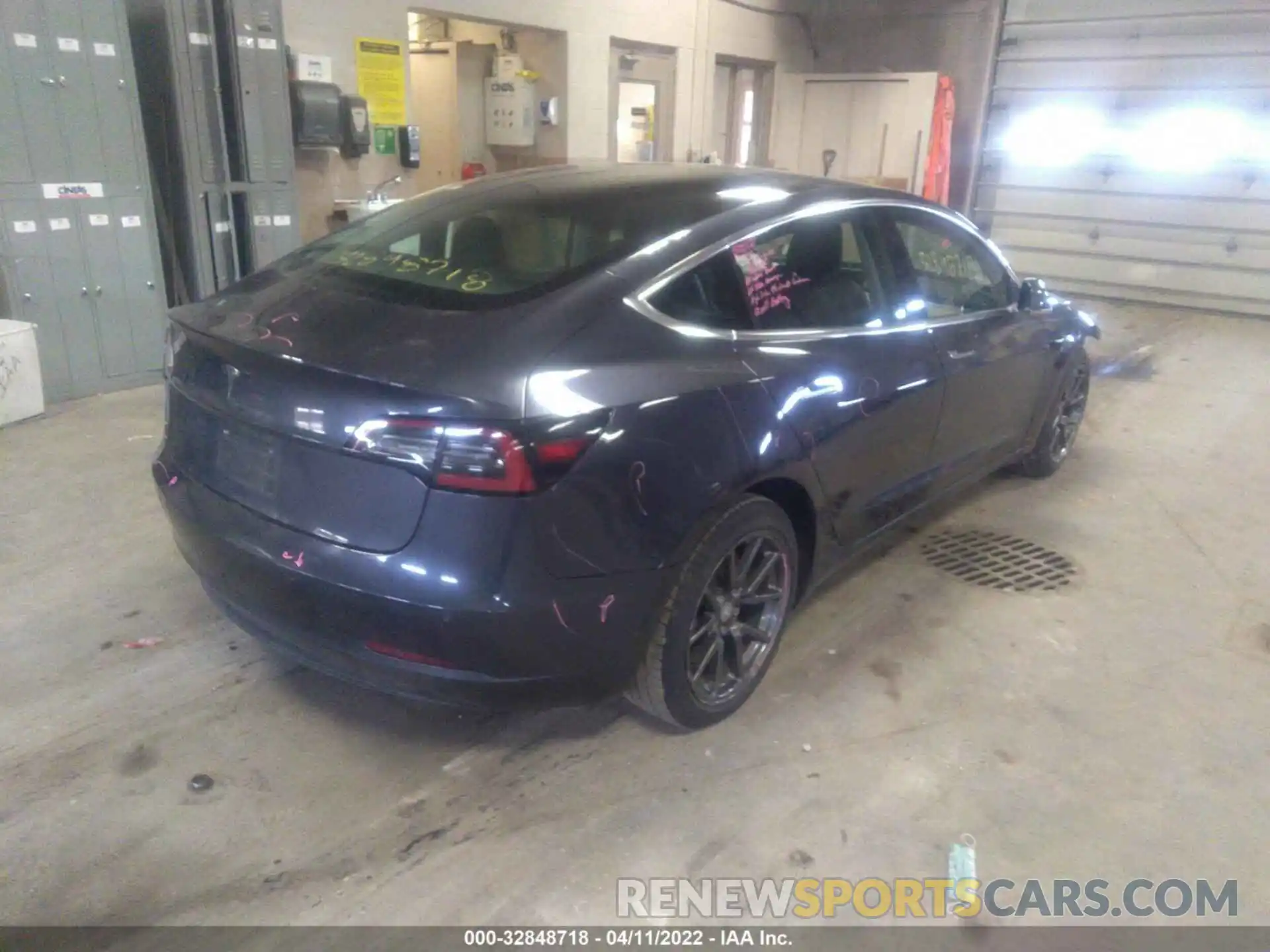 4 Photograph of a damaged car 5YJ3E1EAXKF324275 TESLA MODEL 3 2019