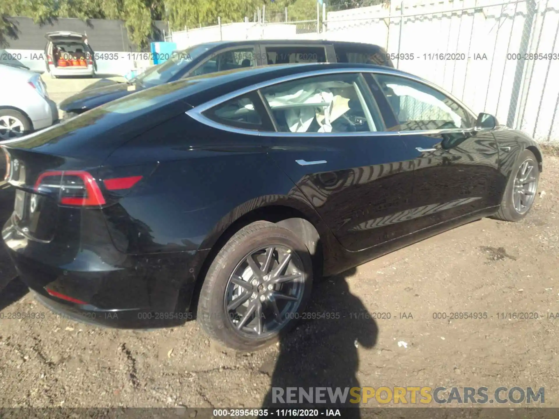 4 Photograph of a damaged car 5YJ3E1EAXKF324695 TESLA MODEL 3 2019