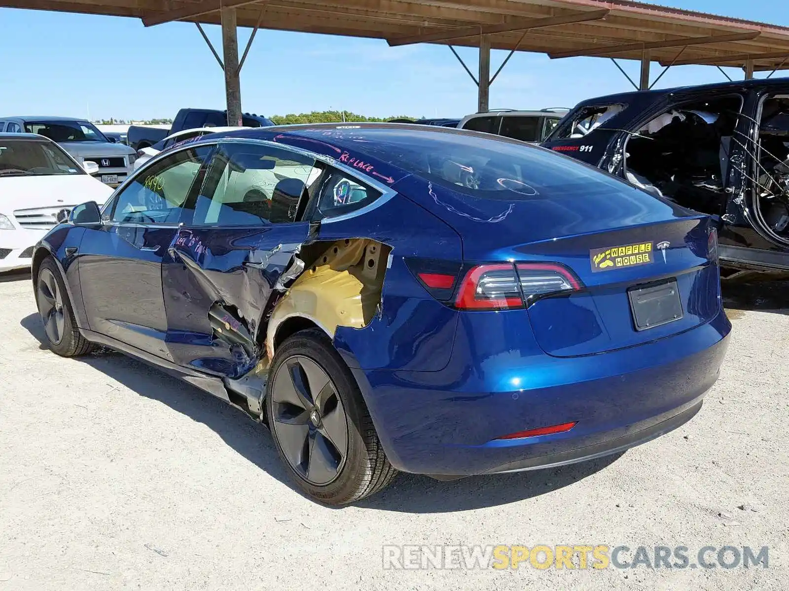 3 Photograph of a damaged car 5YJ3E1EAXKF326334 TESLA MODEL 3 2019