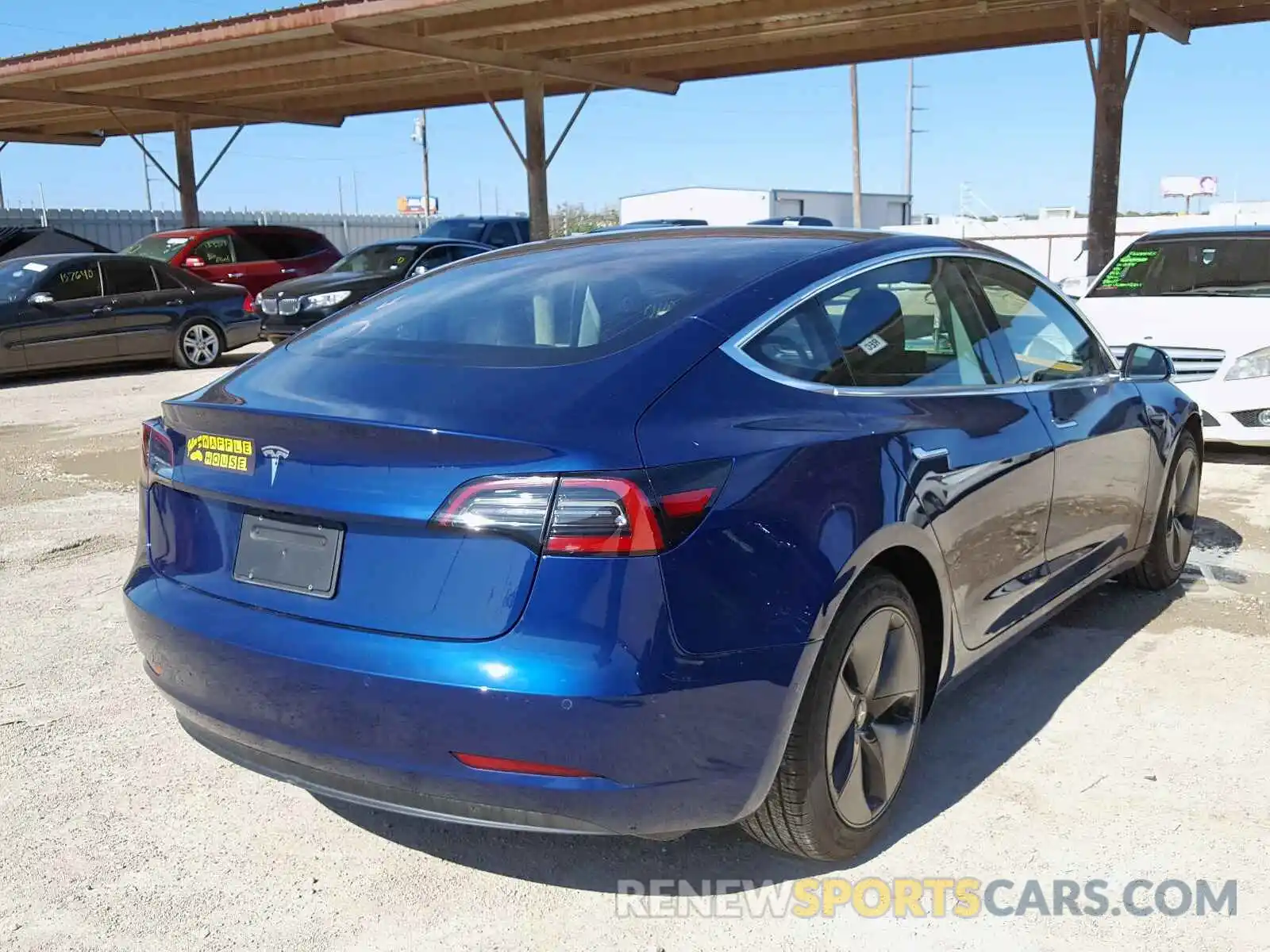 4 Фотография поврежденного автомобиля 5YJ3E1EAXKF326334 TESLA MODEL 3 2019