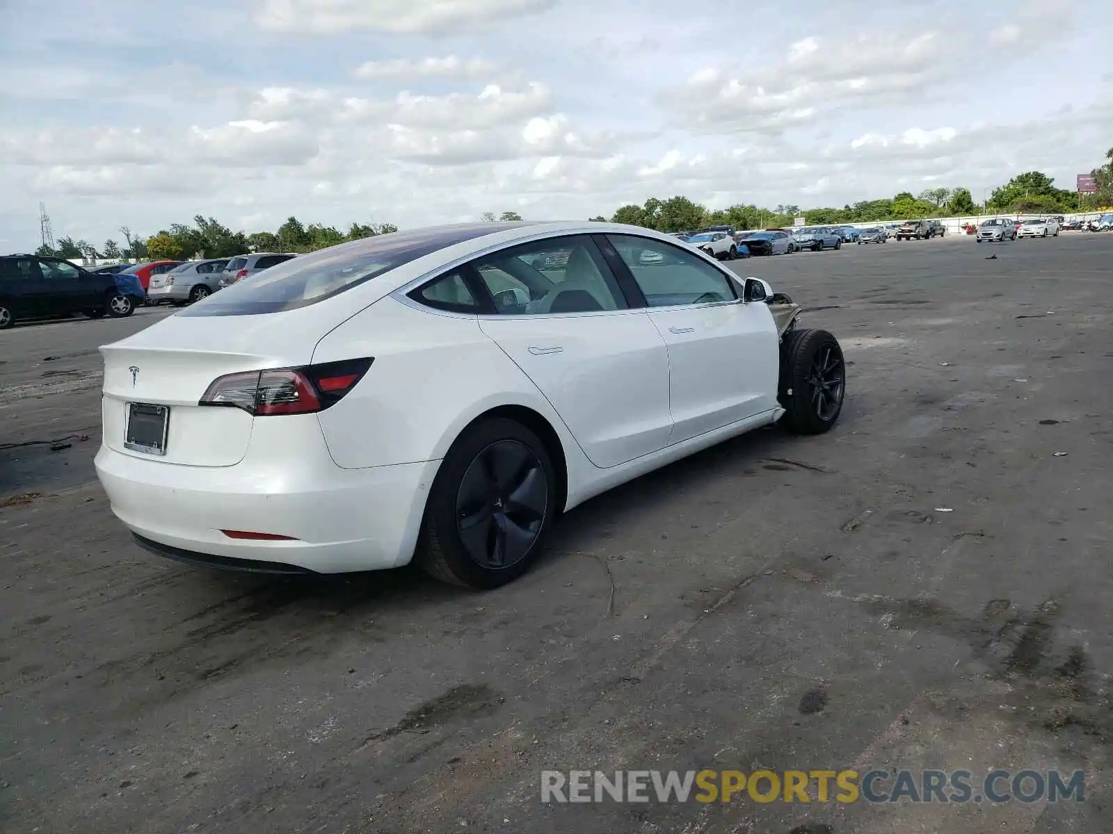 4 Photograph of a damaged car 5YJ3E1EAXKF332568 TESLA MODEL 3 2019