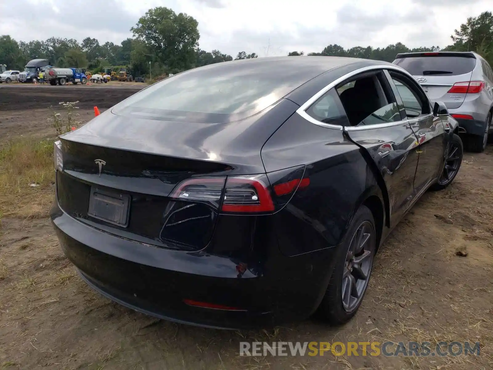 4 Photograph of a damaged car 5YJ3E1EAXKF362010 TESLA MODEL 3 2019