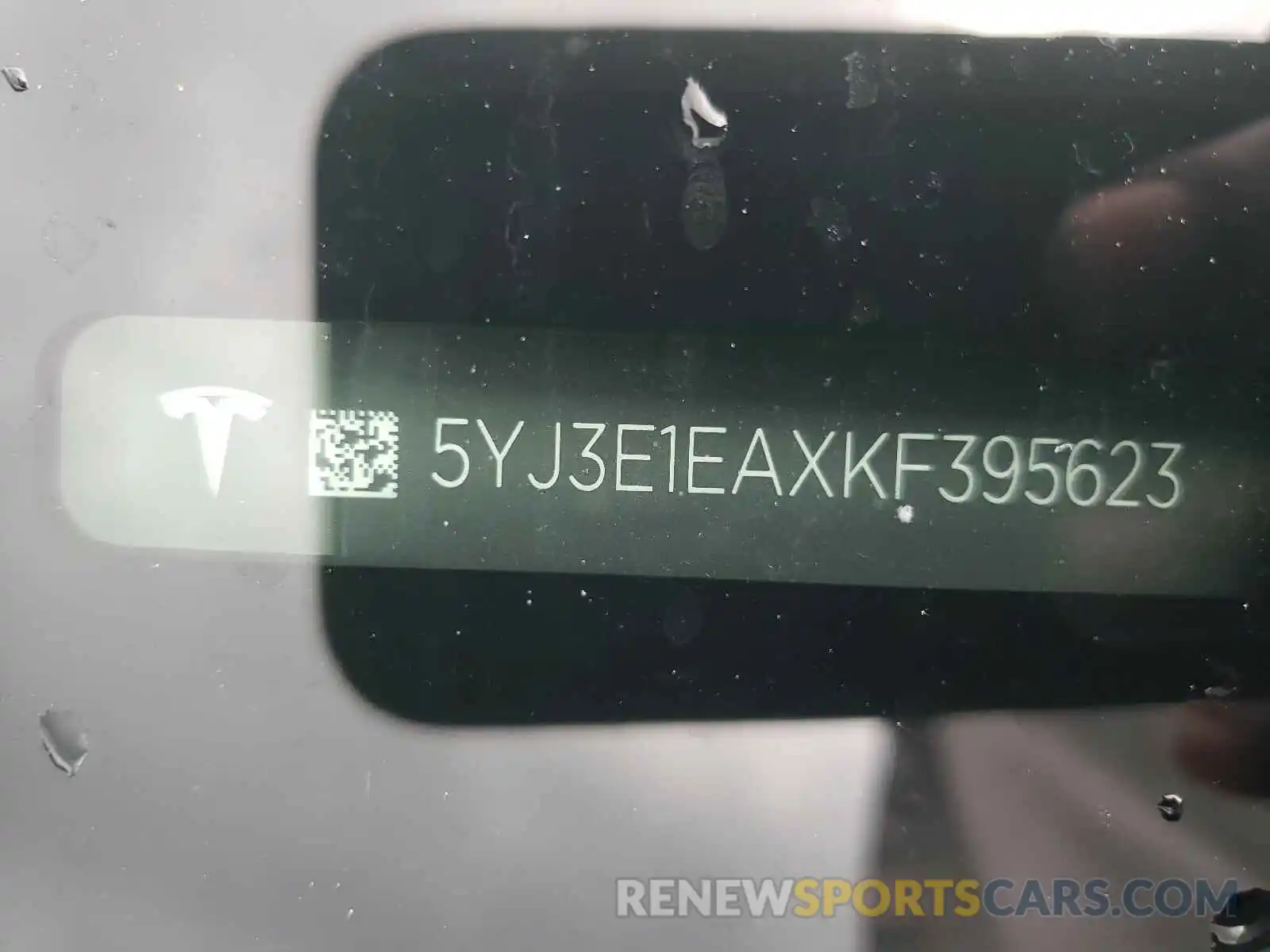 10 Photograph of a damaged car 5YJ3E1EAXKF395623 TESLA MODEL 3 2019