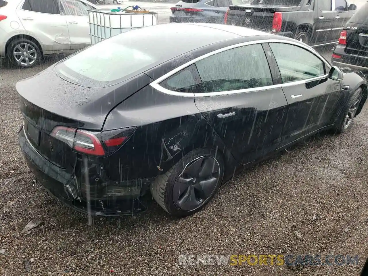 4 Photograph of a damaged car 5YJ3E1EAXKF395881 TESLA MODEL 3 2019