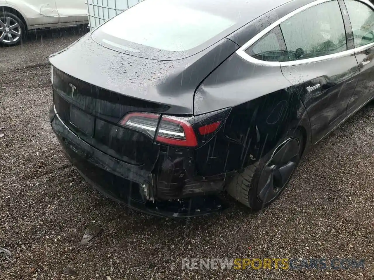 9 Photograph of a damaged car 5YJ3E1EAXKF395881 TESLA MODEL 3 2019