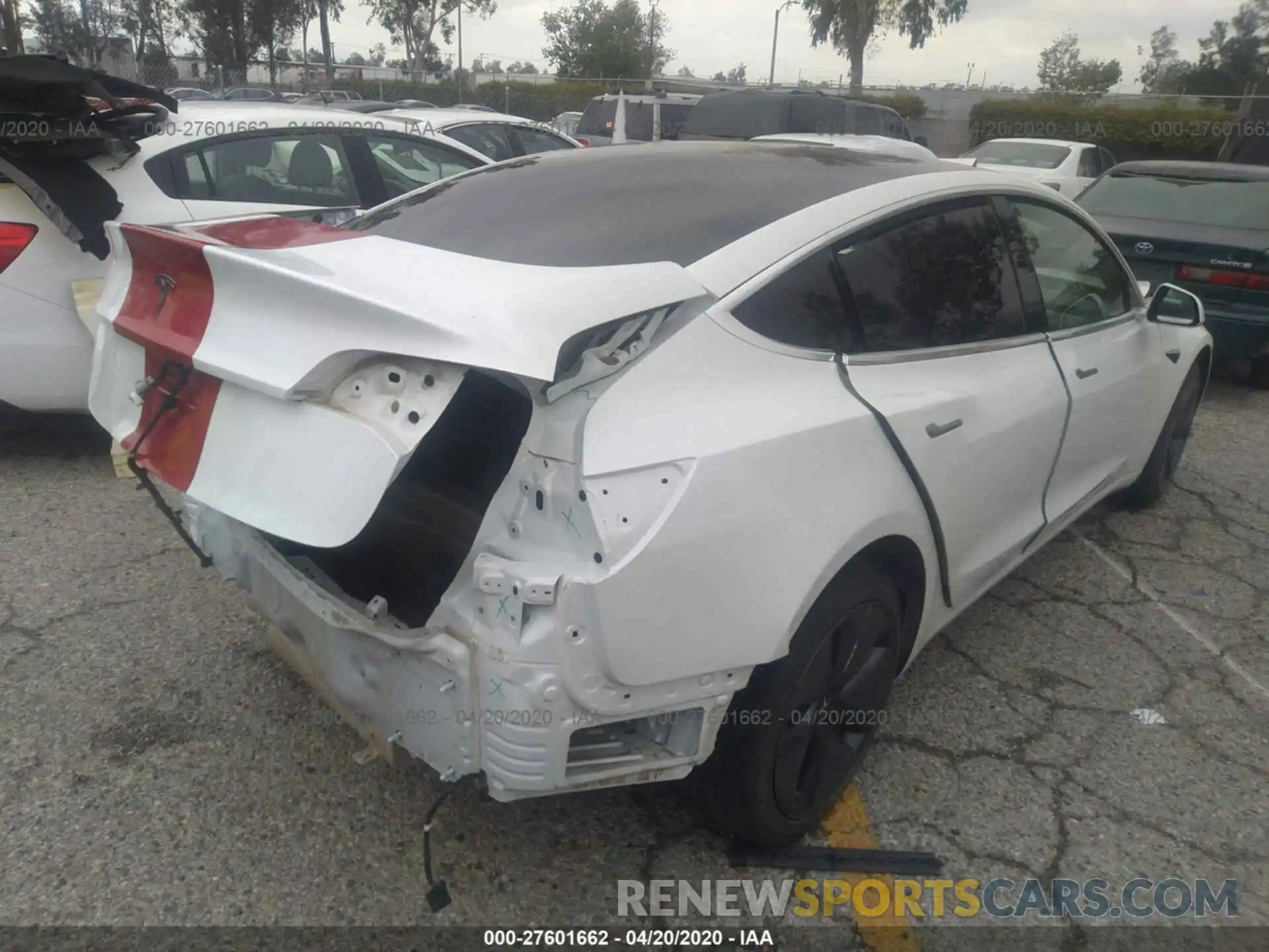 4 Photograph of a damaged car 5YJ3E1EAXKF396951 TESLA MODEL 3 2019