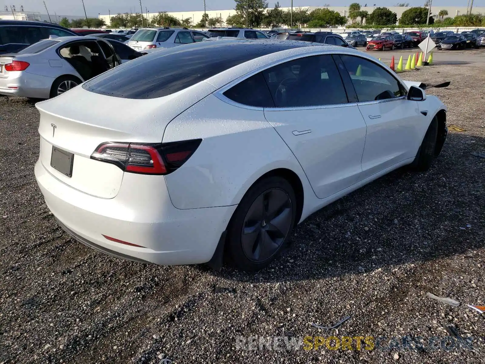 4 Фотография поврежденного автомобиля 5YJ3E1EAXKF397145 TESLA MODEL 3 2019