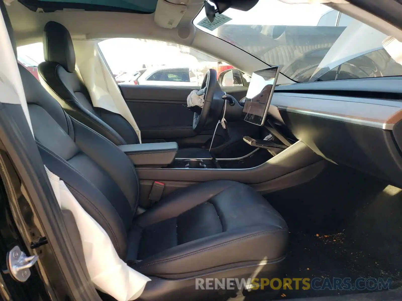 5 Photograph of a damaged car 5YJ3E1EAXKF398568 TESLA MODEL 3 2019