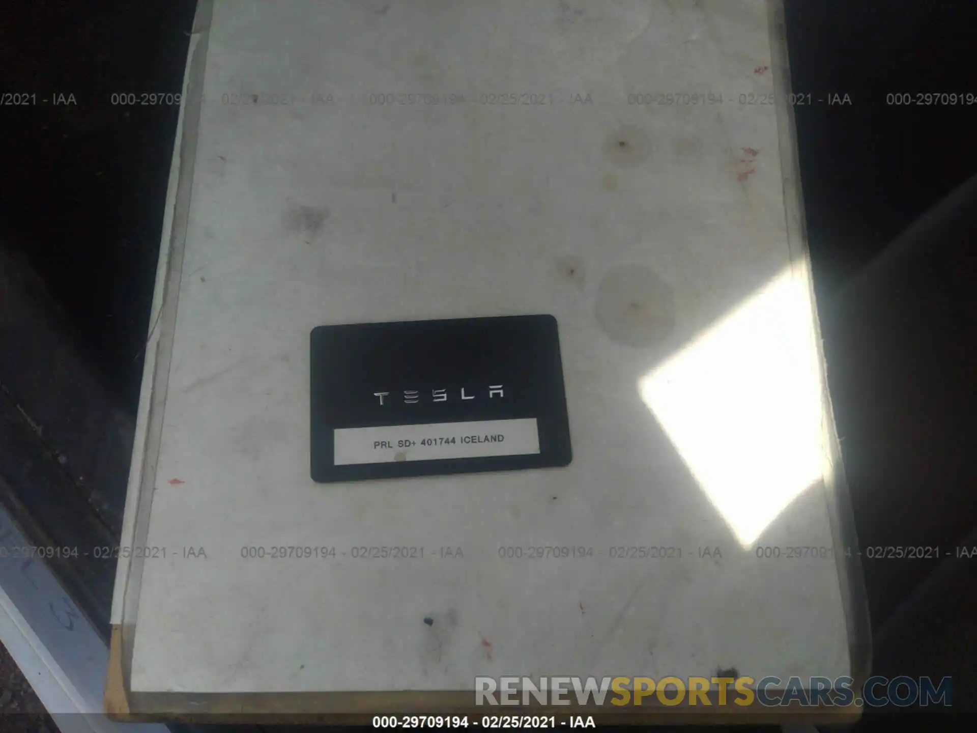 11 Photograph of a damaged car 5YJ3E1EAXKF401744 TESLA MODEL 3 2019