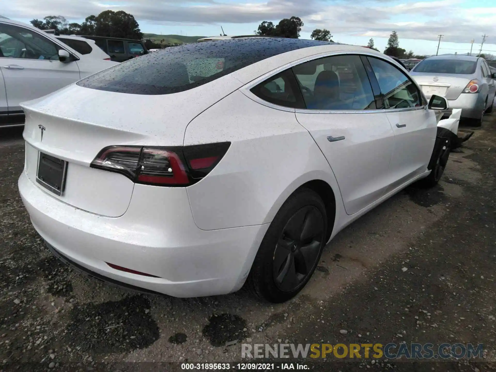 4 Фотография поврежденного автомобиля 5YJ3E1EAXKF422982 TESLA MODEL 3 2019