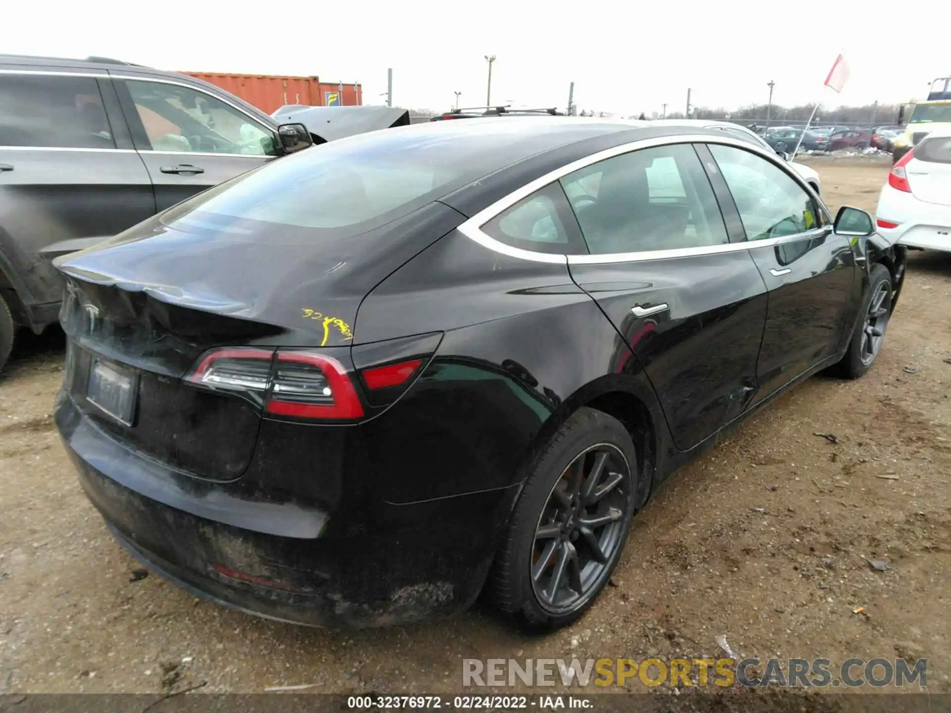 4 Photograph of a damaged car 5YJ3E1EAXKF424649 TESLA MODEL 3 2019