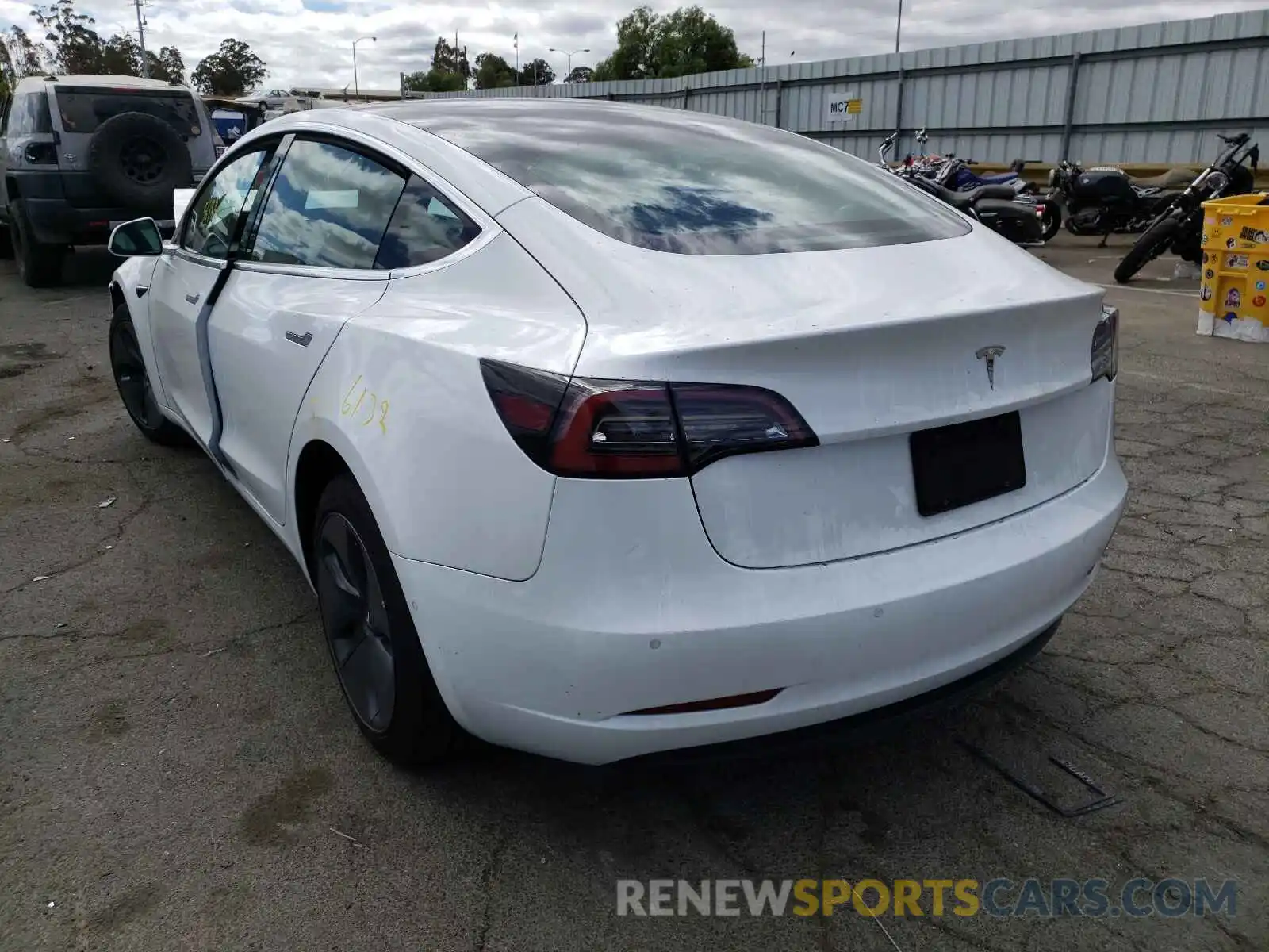 3 Photograph of a damaged car 5YJ3E1EAXKF425154 TESLA MODEL 3 2019