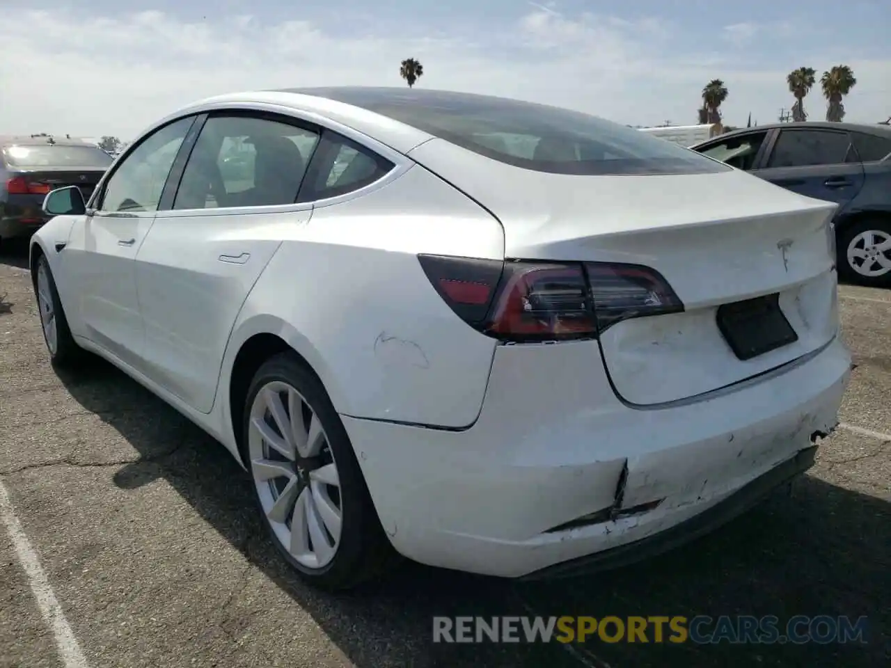 3 Photograph of a damaged car 5YJ3E1EAXKF472605 TESLA MODEL 3 2019