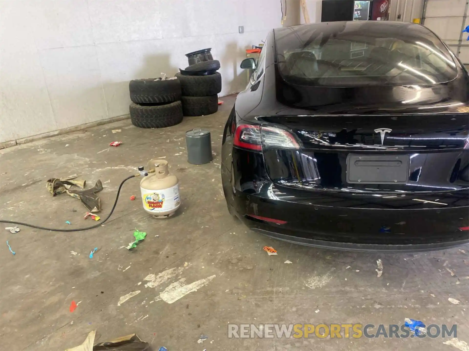 18 Photograph of a damaged car 5YJ3E1EB0KF193429 TESLA MODEL 3 2019