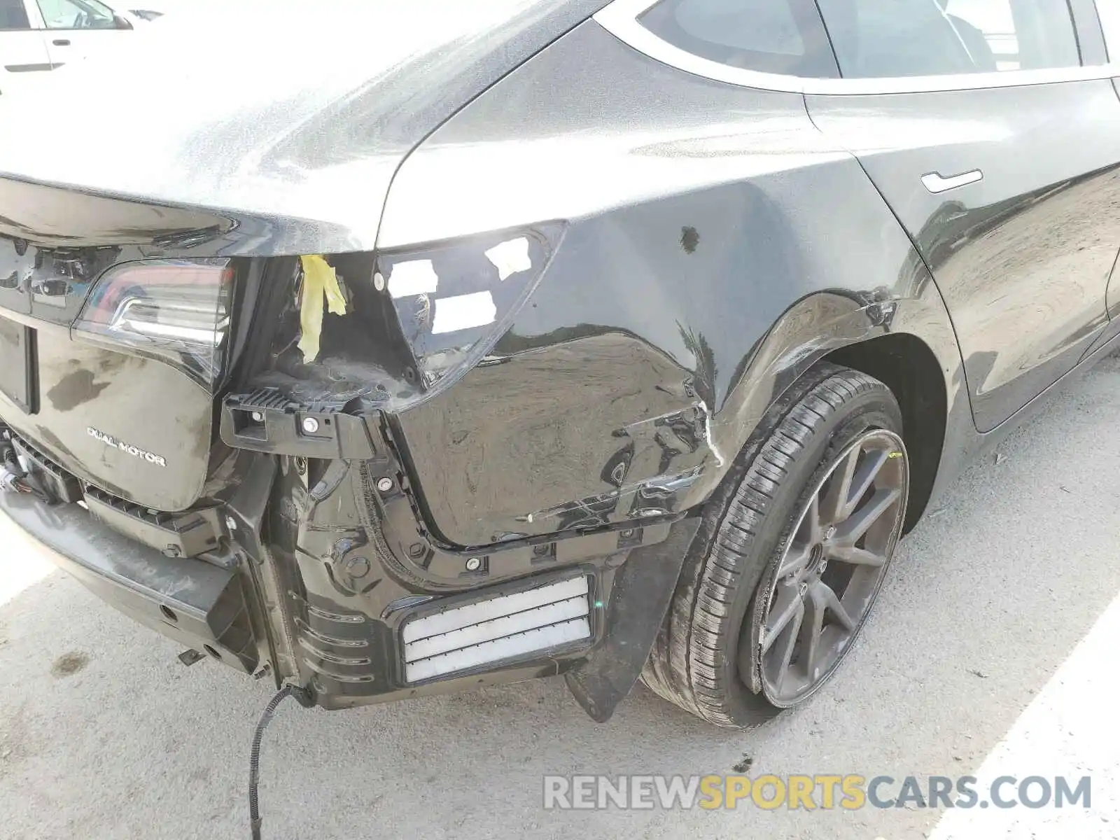 10 Photograph of a damaged car 5YJ3E1EB0KF197237 TESLA MODEL 3 2019
